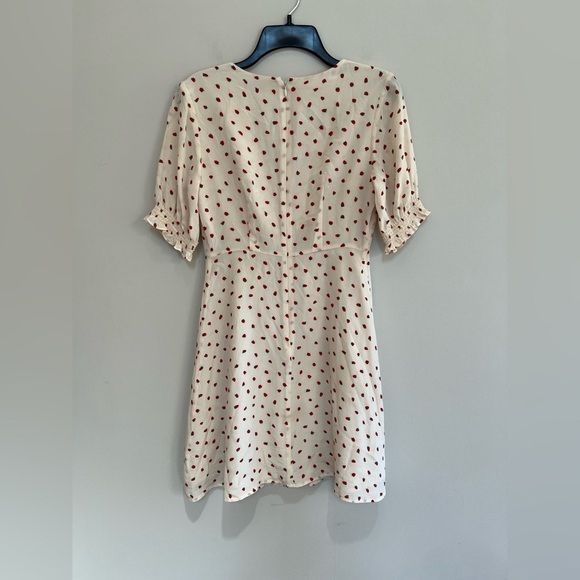 Madewell Silk Clover Cream Button-Front Dress in Fresh Strawberries Print, 0 - Picture 4 of 14